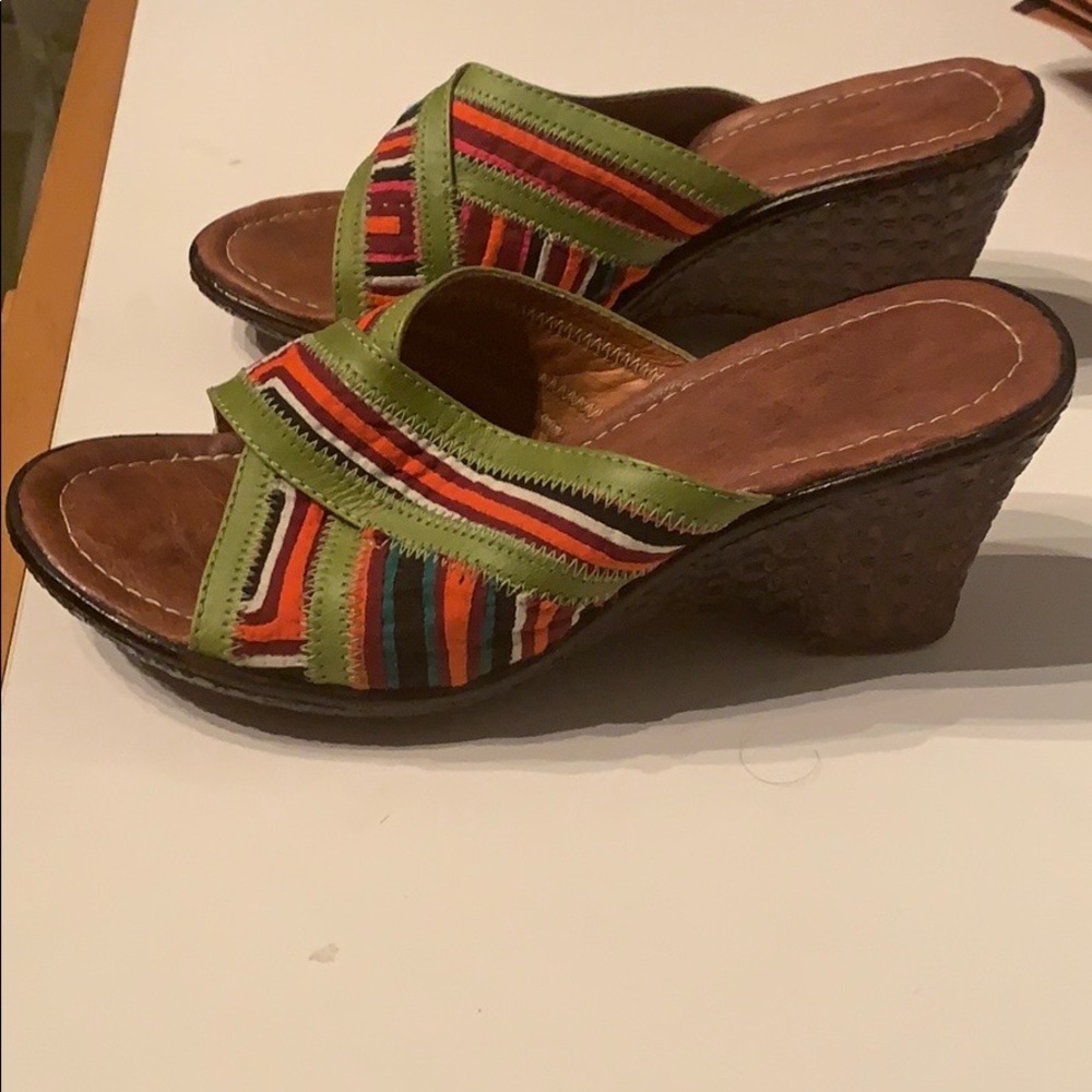 Multi-colored fun sandals - Picture 2 of 6